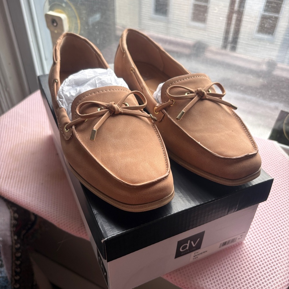 DV by Dolce Vita Tan Bow Moccasin Loafers